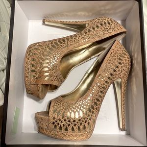 Bebe Jonika size 8 high heels